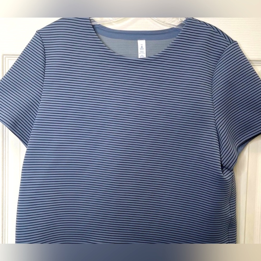 Lululemon Shaped Short Sleeve Crop Top Shirt Tee Sz 10